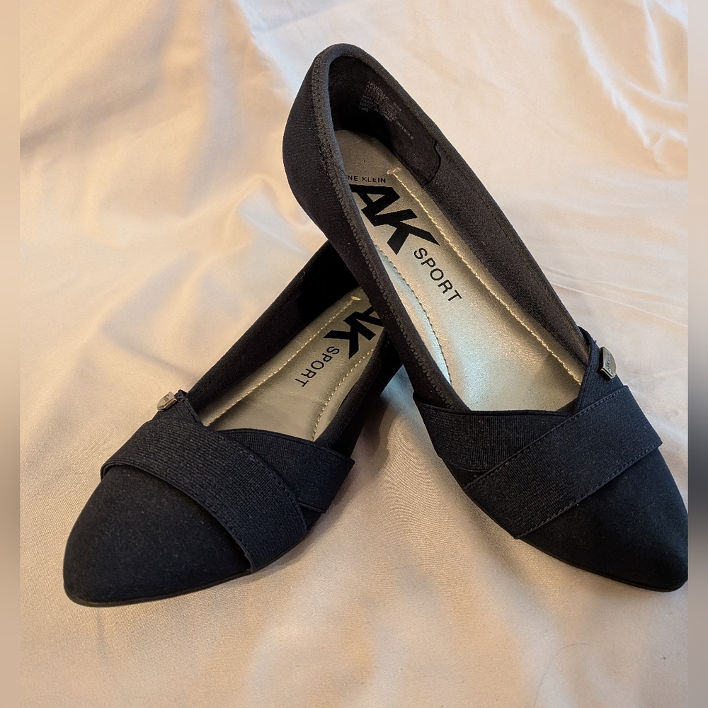 Anne Klein Sport Women's Navy Flats - Size 6